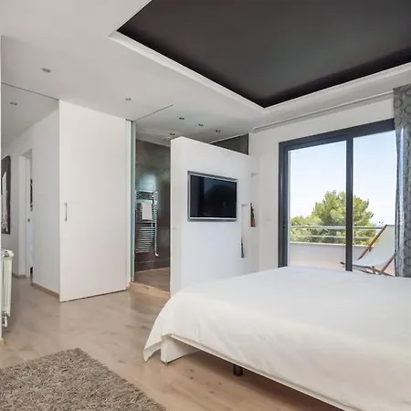 Moderna Con Piscina Y Amplio Jardin Hébergement de vacances Castelldefels