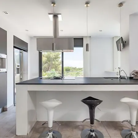 Hébergement de vacances Moderna Con Piscina Y Amplio Jardin Castelldefels