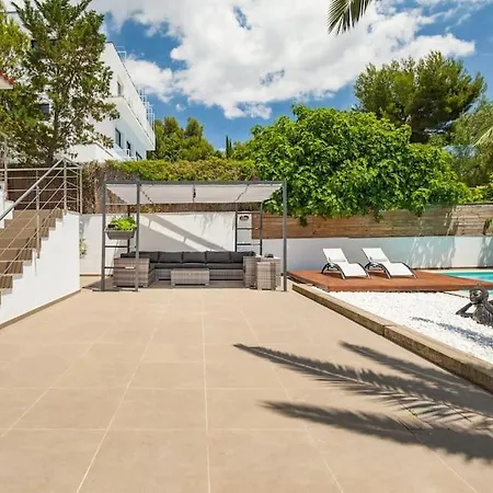 Moderna Con Piscina Y Amplio Jardin Holiday home Castelldefels