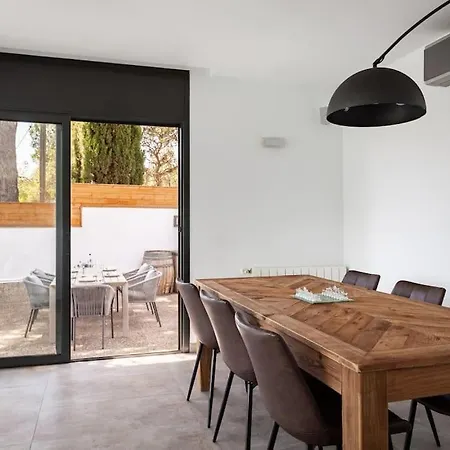 Moderna Con Piscina Y Amplio Jardin * Castelldefels