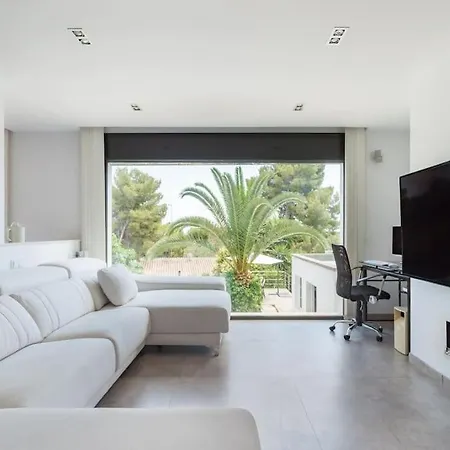 Holiday home Moderna Con Piscina Y Amplio Jardin