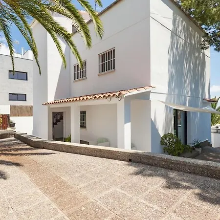 Moderna Con Piscina Y Amplio Jardin Holiday home Castelldefels